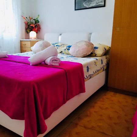 Suncica Apartments Kaštela Eksteriør billede