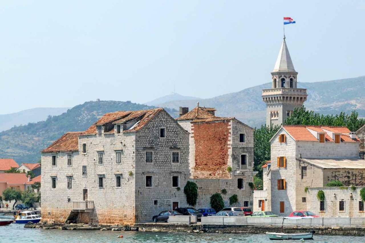 Suncica Apartments Kaštela Eksteriør billede