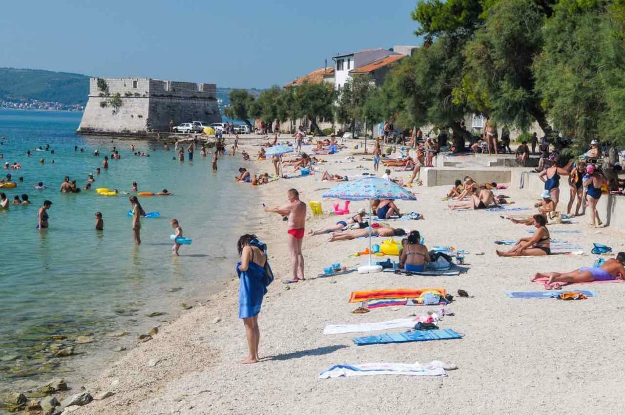 Suncica Apartments Kaštela Eksteriør billede