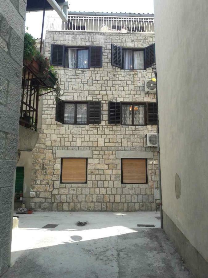 Suncica Apartments Kaštela Eksteriør billede